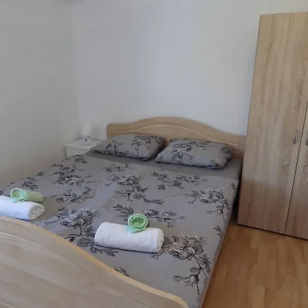 Apartment Apartments Raza